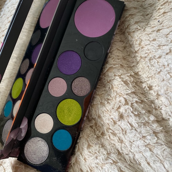 Mac eyeshadow palette - Picture 2 of 2